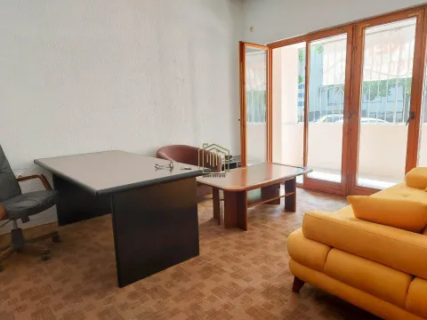 Izdavanje, poslovni prostor, 70m², Podgorica, Crna Gora