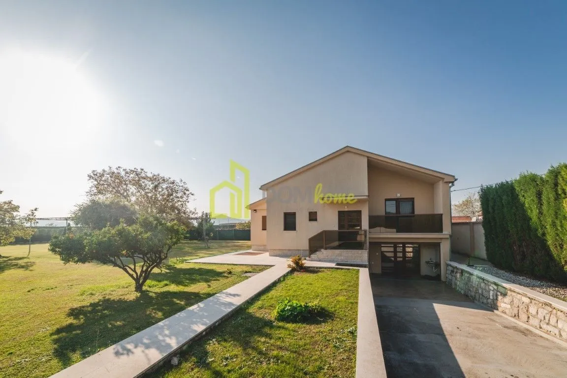 Rent, house, 170m², Dajbabe, Podgorica