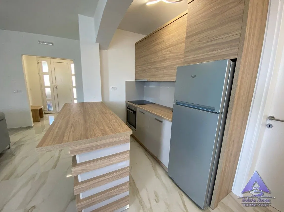 Rent, three bedroom apartment, 115m², Bečići, Budva