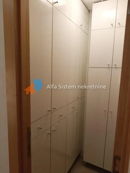 Izdavanje, trosoban stan, 76m², Čukarica, Beograd