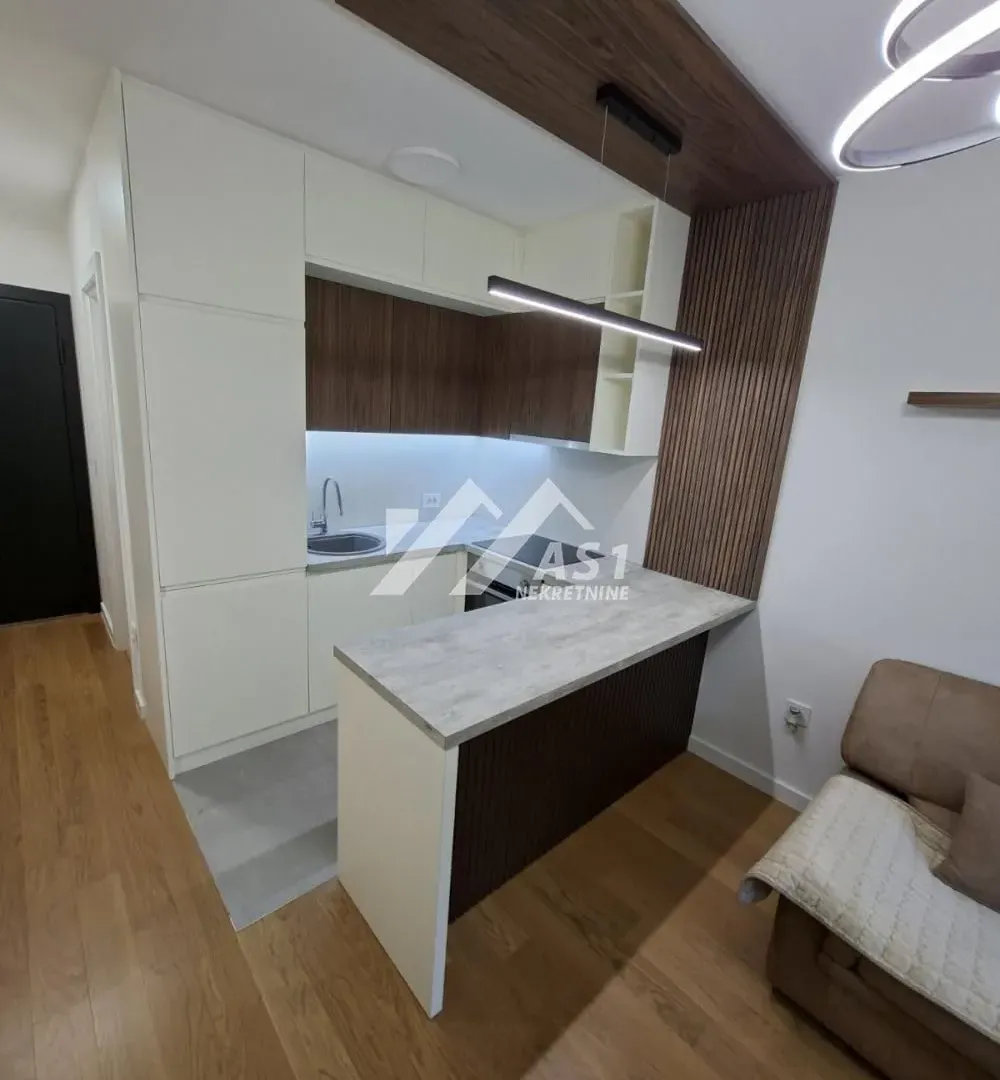 Izdavanje, jednosoban stan, 36m², Bulevar Evrope, Novi Sad Sve Podlokacije