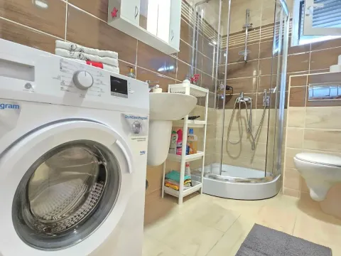 Rent, one bedroom apartment, 47m², Budva, Crna Gora - image 16