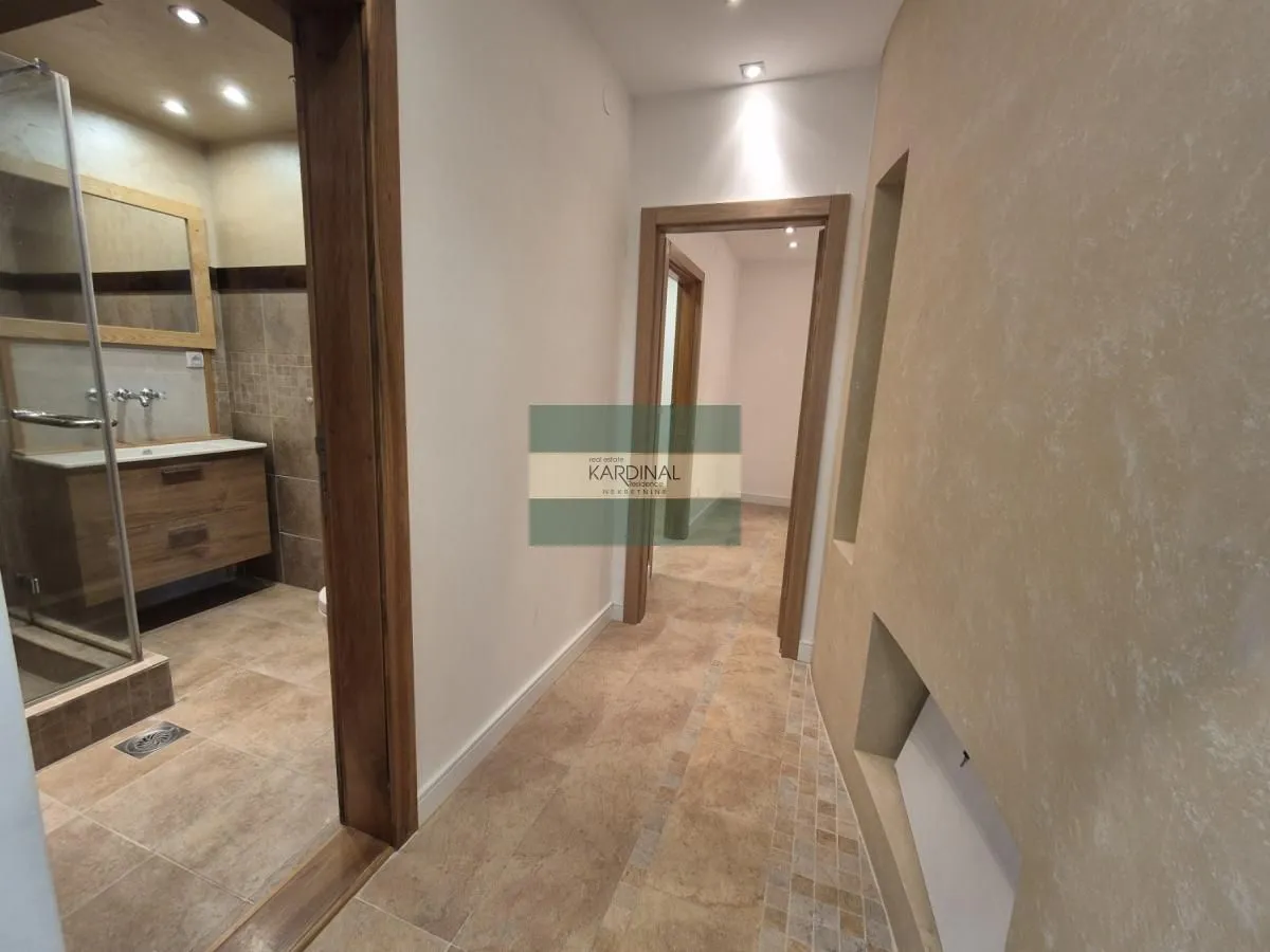 Prodaja, trosoban stan, 88m², Vašarište, Jagodina