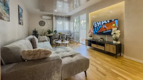 Rent, apartment, 64m², Tivat, Crna Gora - image 2