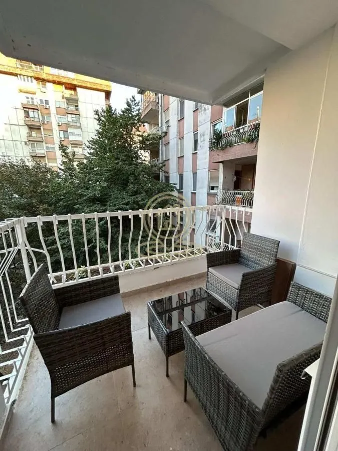 Izdavanje, jednosoban stan, 35m², Stari Grad, Beograd