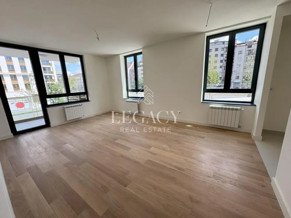 Izdavanje, trosoban stan, 78m², Savski Venac, Beograd