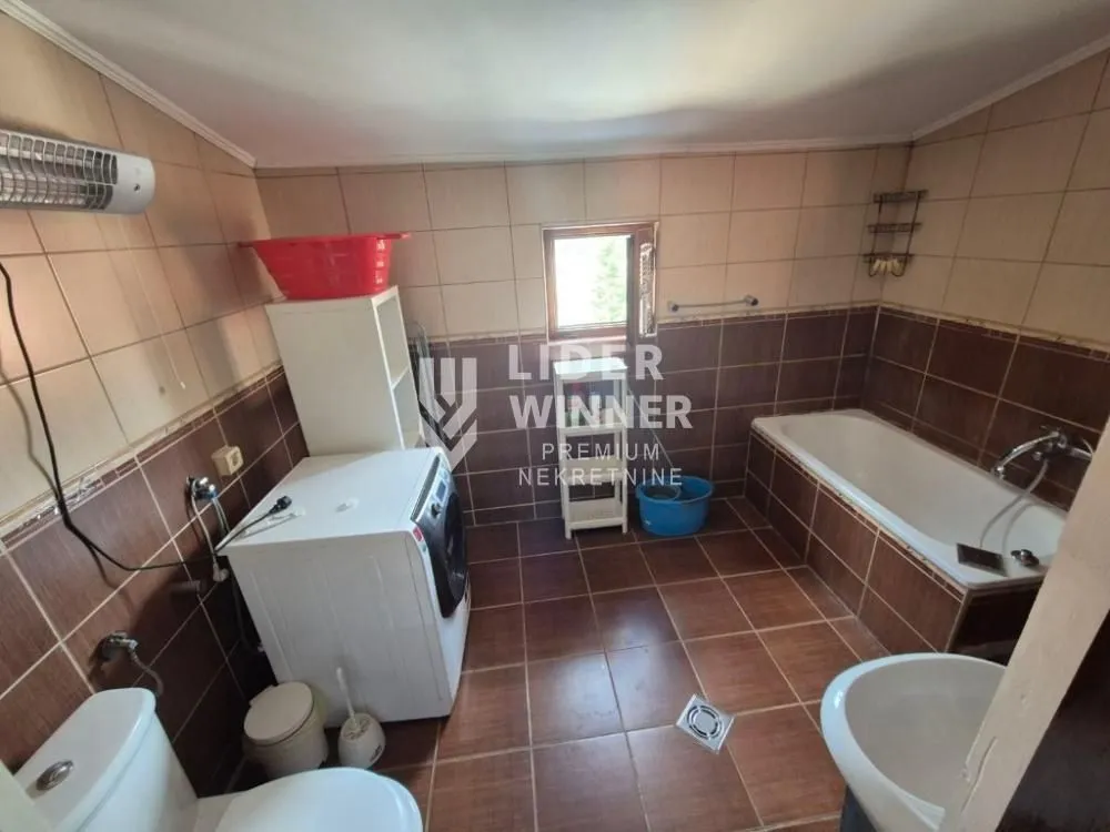 Izdavanje, trosoban stan, 65m², Julino Brdo, Beograd