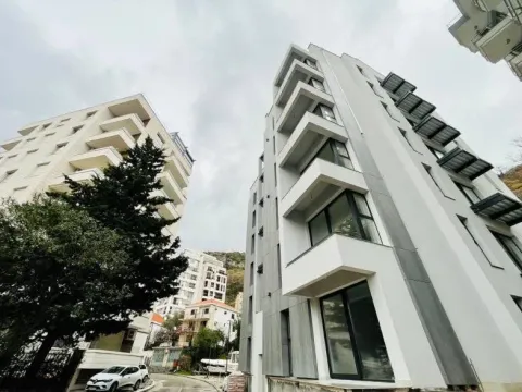 Prodaja, jednosoban stan, 40m², Rafailovići, Budva - image 1