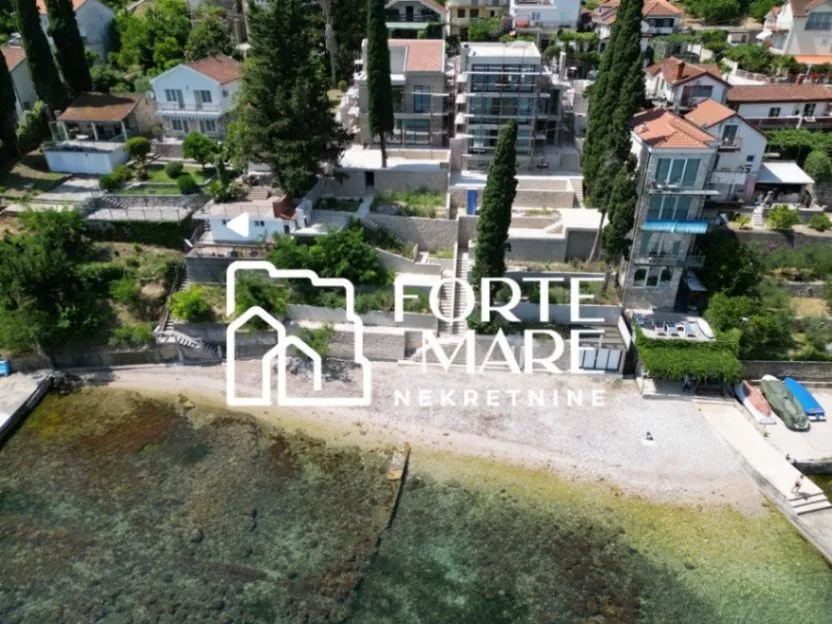 Prodaja, kuća, 309m², Njivice, Herceg Novi