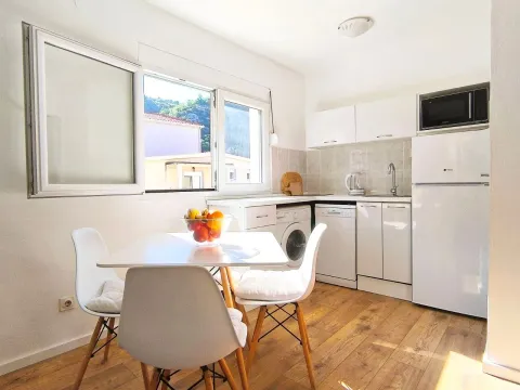 Rent, one bedroom apartment, 43m², Lazi, Budva - image 6