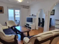 Izdavanje, trosoban stan, 104m², Budva, Crna Gora - image 1