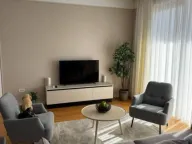 Izdavanje, jednosoban stan, 68m², Bečići, Budva - image 1