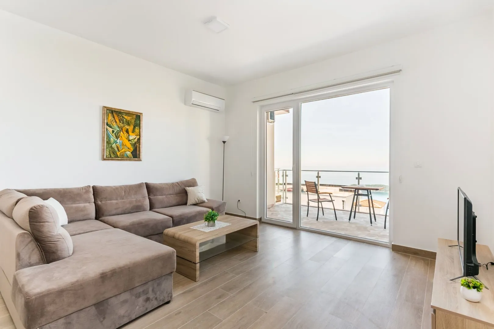 Sale, three bedroom apartment, 77m², Seoce, Budva