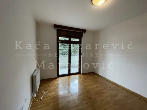 Izdavanje, trosoban stan, 126m², Savski Venac, Beograd - image 7