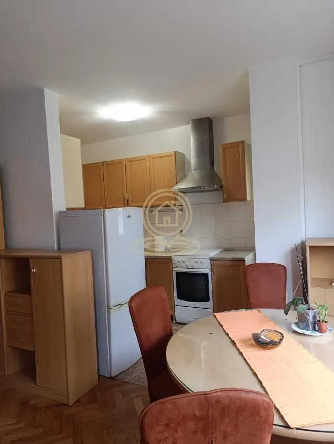 Izdavanje, jednosoban stan, 45m², Podbara, Novi Sad Sve Podlokacije