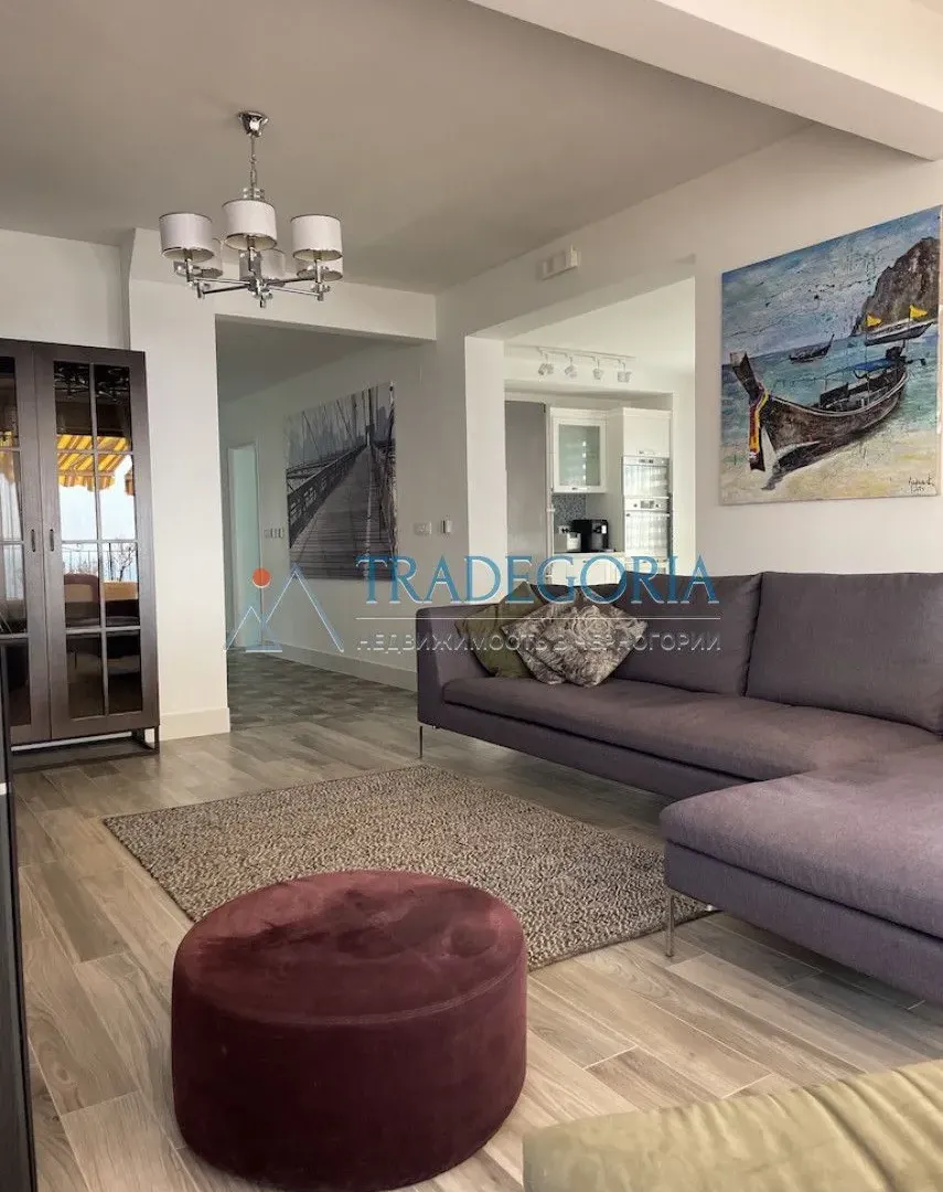 Prodaja, četvorosoban stan, 222m², Dobra Voda, Bar