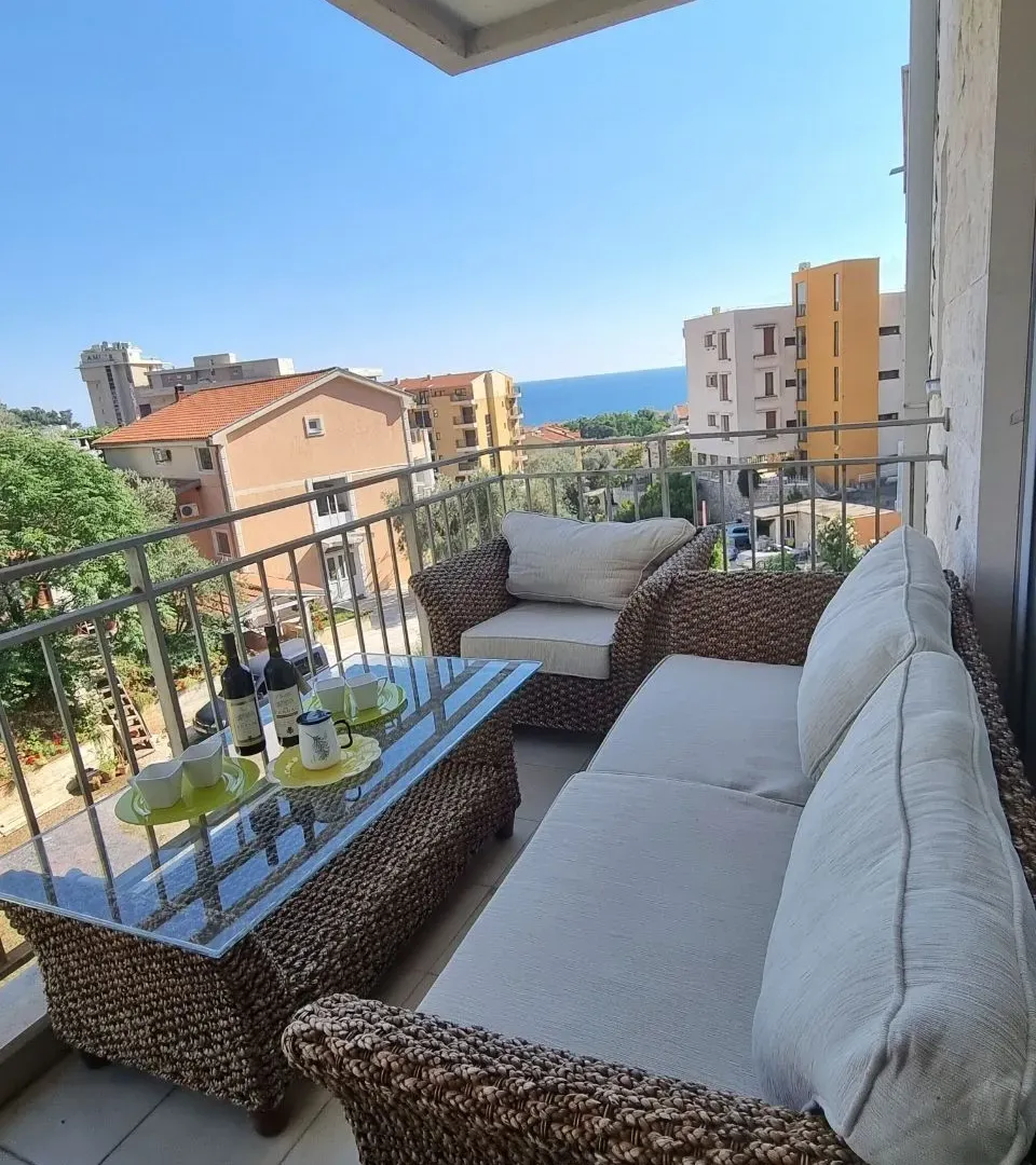 Prodaja, dvosoban stan, 54m², Petrovac, Budva