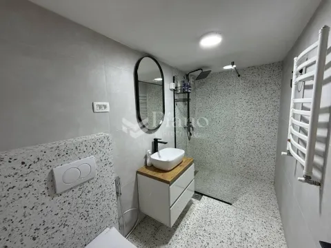 Izdavanje, stan, 300m², Gorica C, Podgorica - image 11