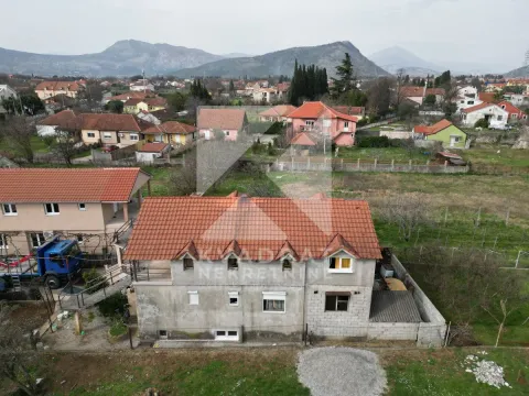 Prodaja, kuća, 129m², Gornja Gorica, Podgorica - image 3