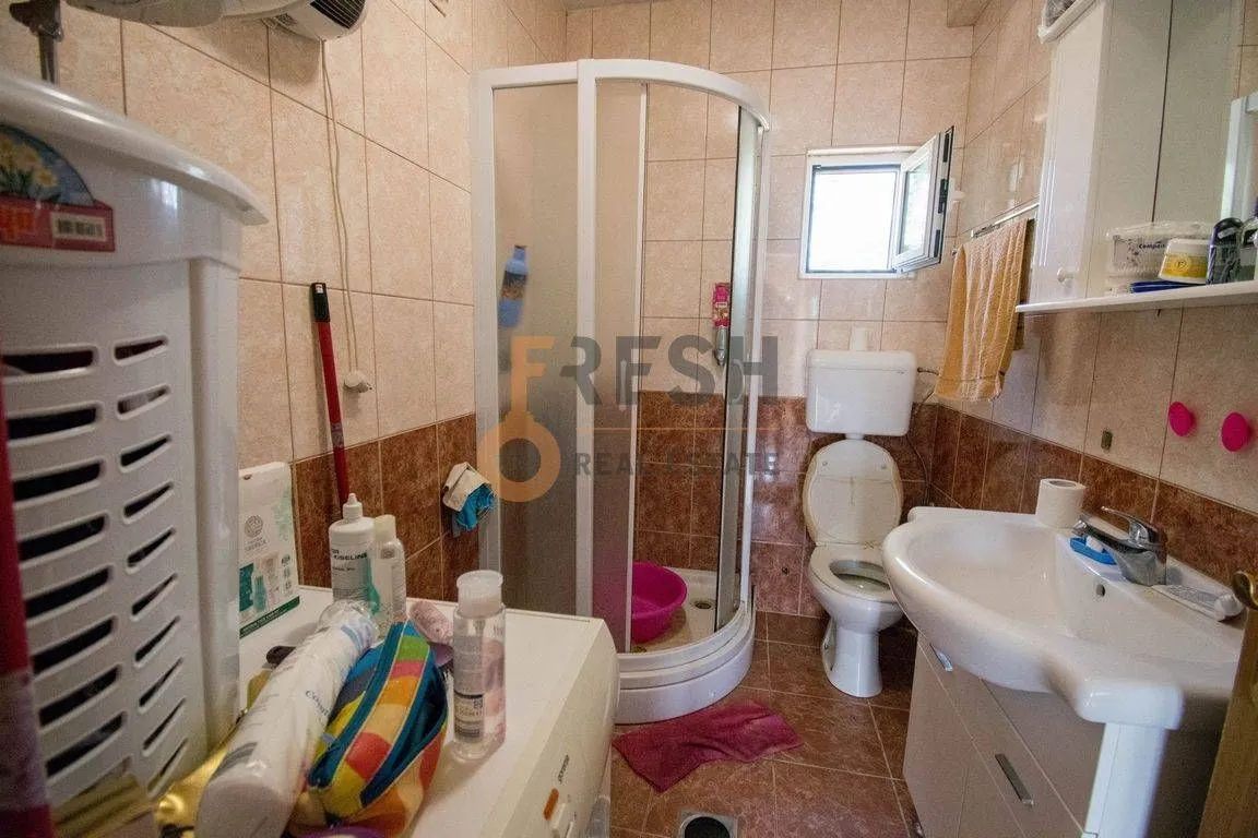Sale, house, 330m², Masline, Podgorica