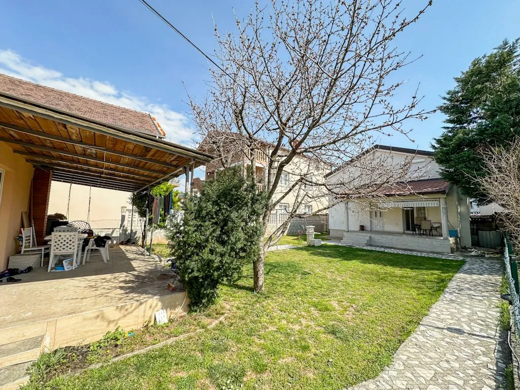 Prodaja, kuća, 100m², Dalmatinska ulica, Podgorica