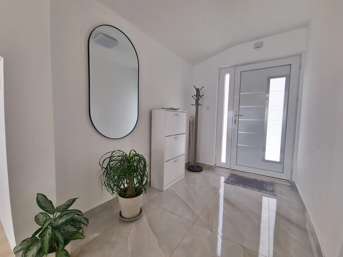 Rent, two bedroom apartment, 70m², Seoce, Budva