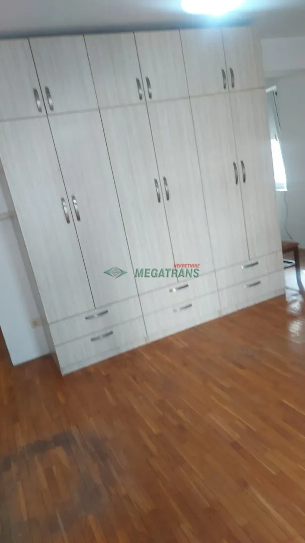 Izdavanje, jednosoban stan, 30m², Bulevar Oslobodjenja, Novi Sad Sve Podlokacije