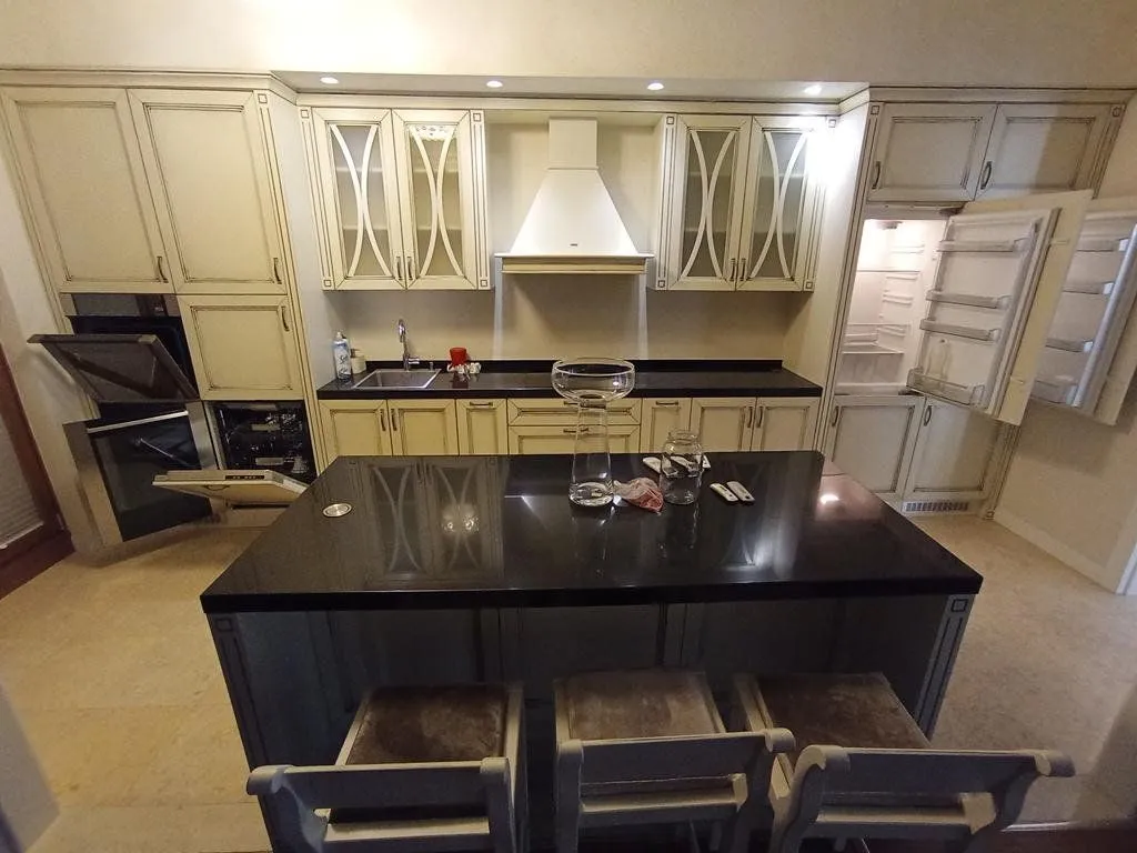 Sale, three bedroom apartment, 270m², Centar, Podgorica
