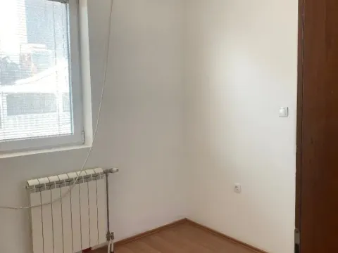 Izdavanje, poslovni prostor, 480m², Zemun Polje, Beograd - image 9