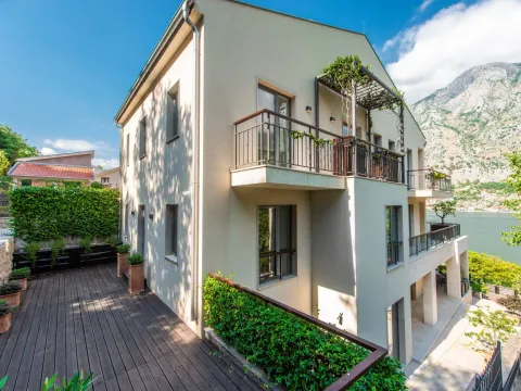 Prodaja, stan, 510m², Muo, Kotor - image 2