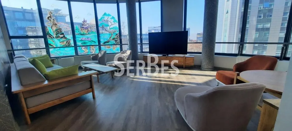 Izdavanje, četvorosoban stan, 123m², Centar, Novi Sad