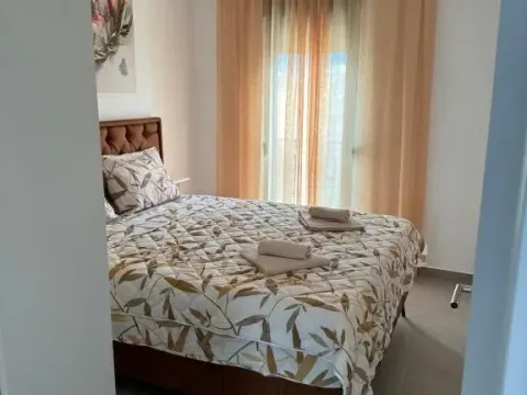 Rent, one bedroom apartment, 60m², Budva, Crna Gora - image 17