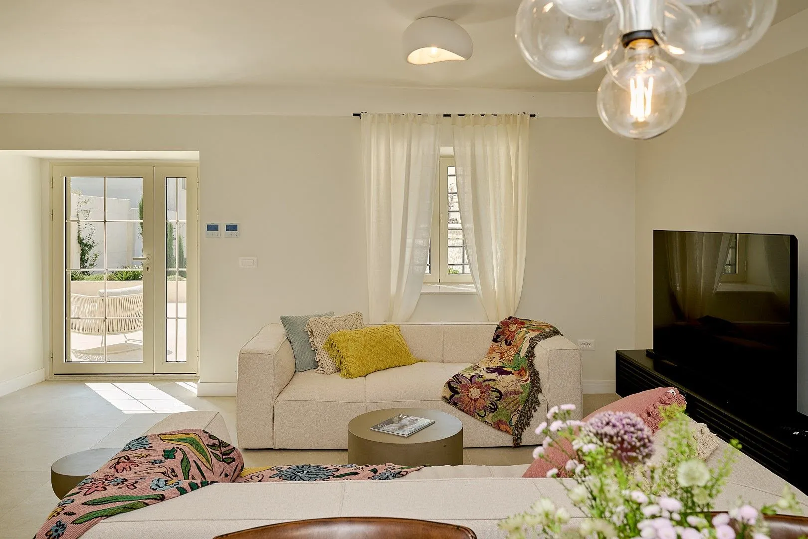 Rent, house, 200m², Dobrota, Kotor