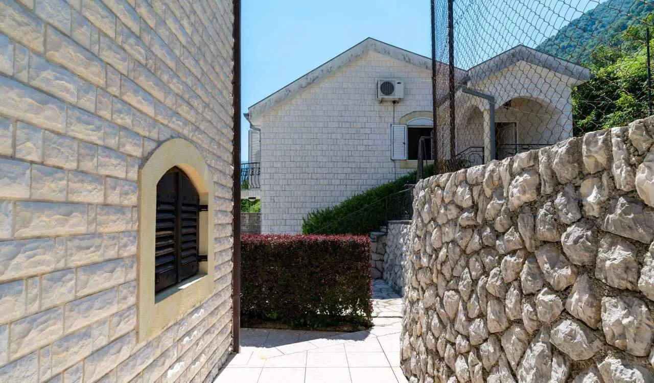 Prodaja, kuća, 278m², Stoliv, Kotor