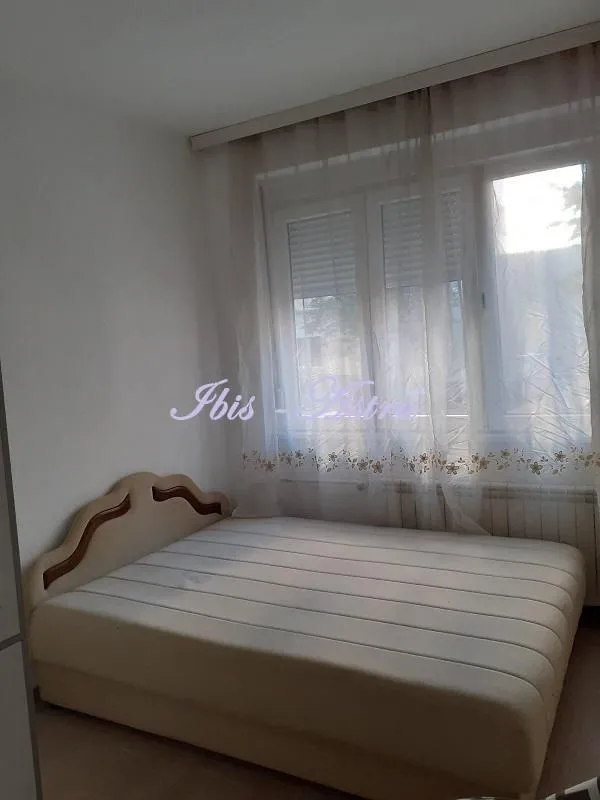 Izdavanje, trosoban stan, 59m², Vračar Centar, Vračar Sve Podlokacije