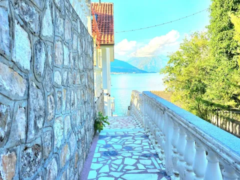 Prodaja, kuća, 300m², Tivat, Crna Gora - image 4