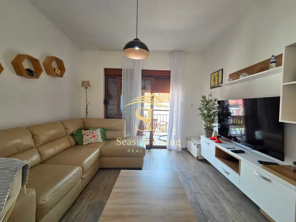 Rent, two bedroom apartment, 72m², Dobrota, Kotor