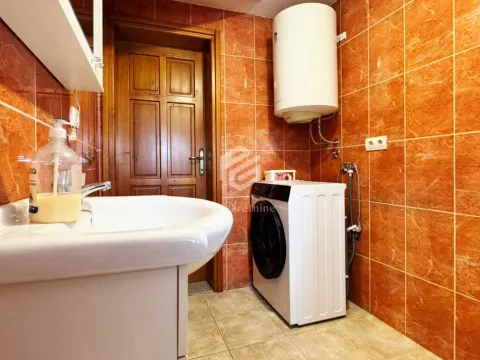Izdavanje, dvosoban stan, 70m², Stari Aerodrom, Podgorica - image 20