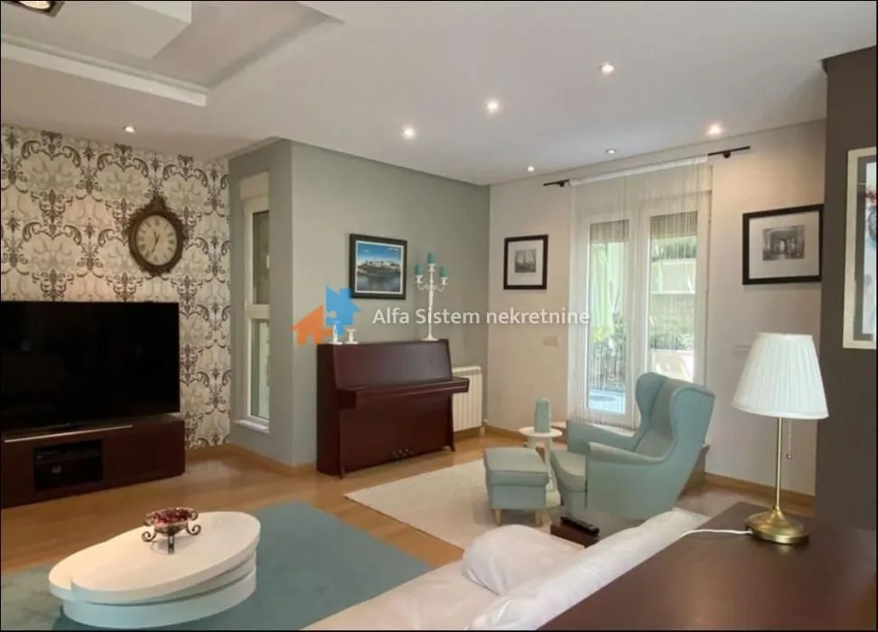 Rent, house, 320m², Savski Venac, Beograd