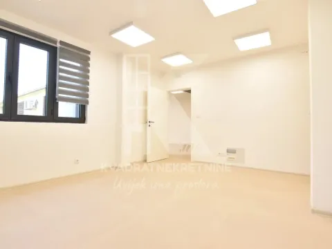 Rent, office space, 80m², Centar, Podgorica - image 9