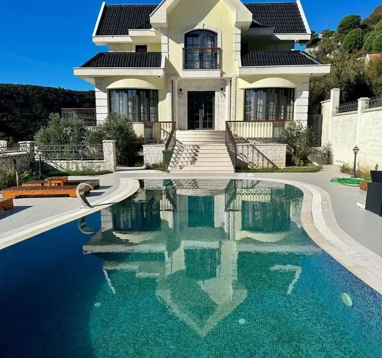 Rent, house, 400m², Markovići, Budva