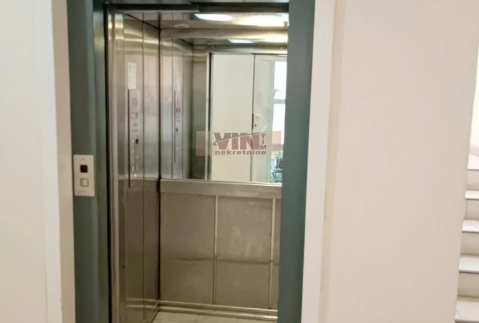 Rent, four bedroom apartment, 106m², Centar Sve Podlokacije, Beograd