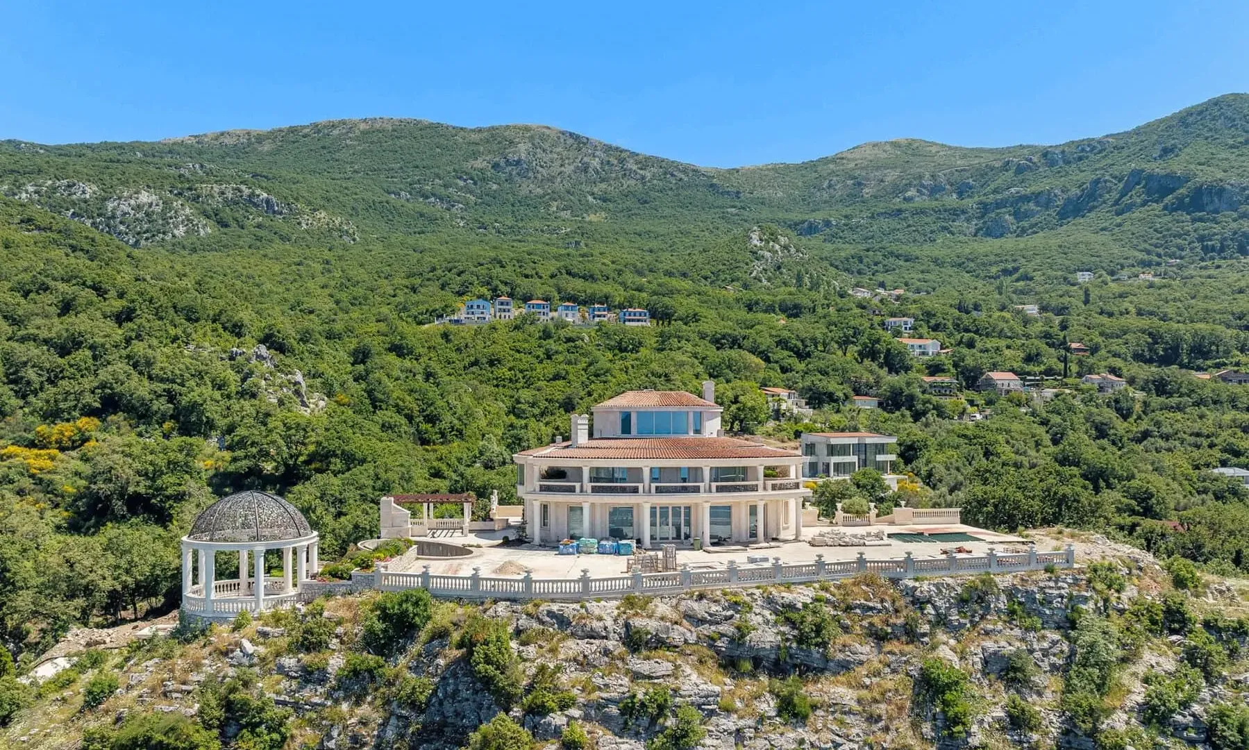 Sale, house, 1777m², Kuljače, Budva