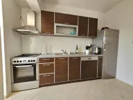 Izdavanje, dvosoban stan, 100m², Tivat, Crna Gora - image 3