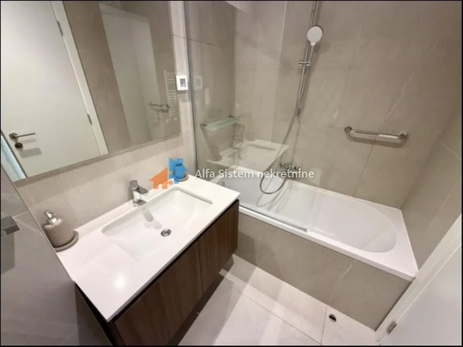 Rent, four bedroom apartment, 122m², Savski Venac, Beograd