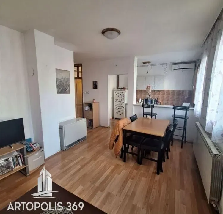 Prodaja, dvosoban stan, 49m², Zemun Centar, Zemun Sve Podlokacije
