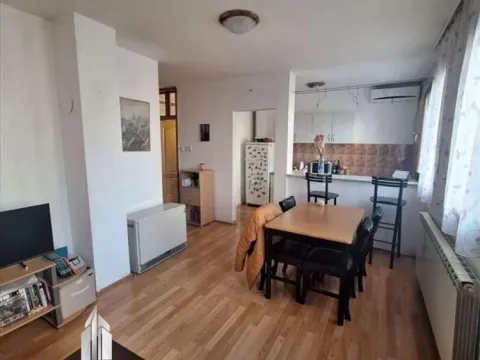 Stan in Zemun Centar