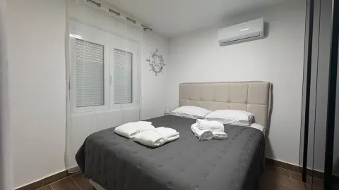 Rent, two bedroom apartment, 65m², Tripovići, Tivat - image 11