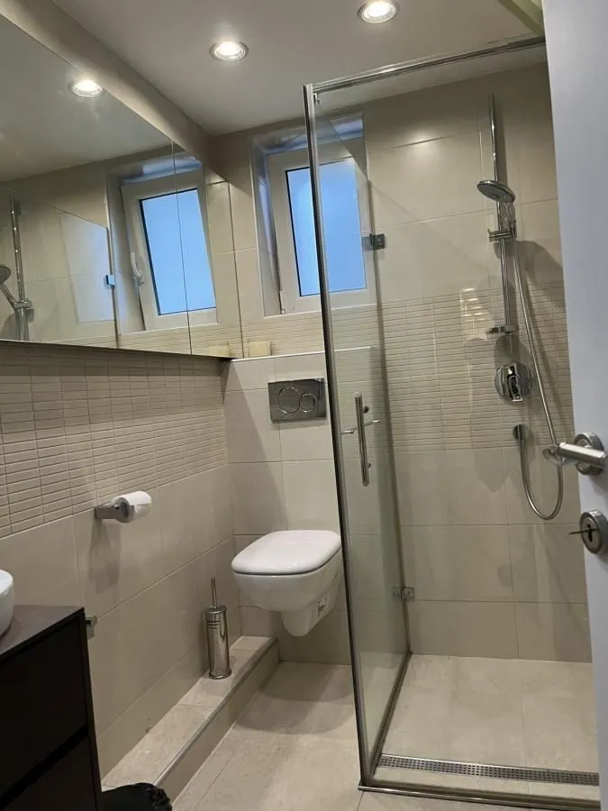 Izdavanje, stan, 180m², Stari Grad, Beograd