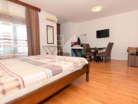 Prodaja, trosoban stan, 94m², 1 maj, Podgorica - image 13